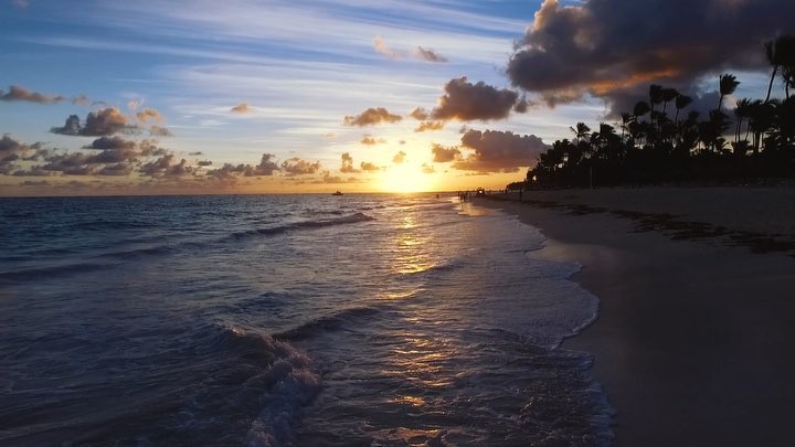 Sin efectos porque no los necesita. Esto es un típico amanecer en Punta cana…