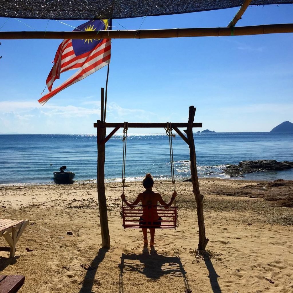•Romantic Beach, May ‘18• Paradise. #aroundtheworld #nutshelltravelaroundtheworld #trip #travel #globetrotter #journey #goasiago #malaysia