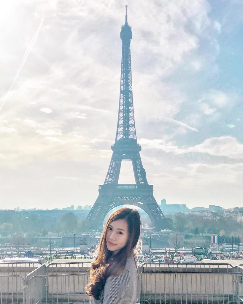 Sun shine on my mind lookbookindonesia #fashiongram #fashiondesigner #fashionblogger #currentlywearing #outfitideas #outfitoftheday #outfitinspiration #mylook…
