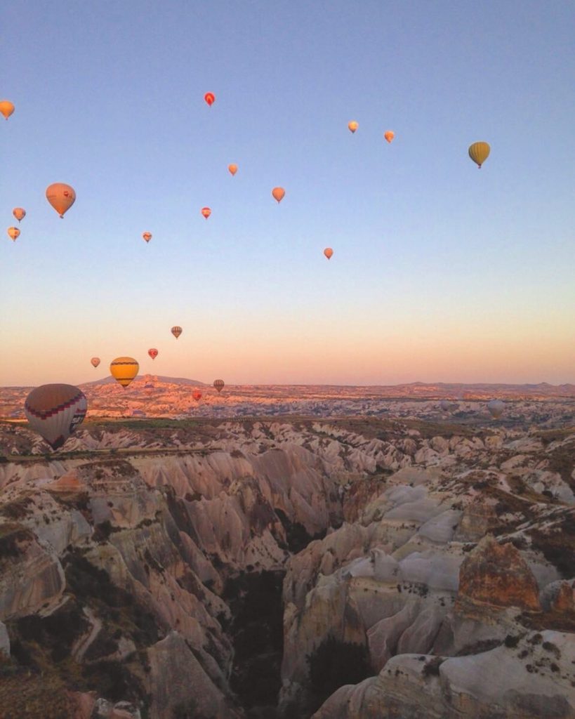 Siguiendo con la temática Turca ????????, les presento a los Globos Aerostáticos!! ▫ Habíamos…