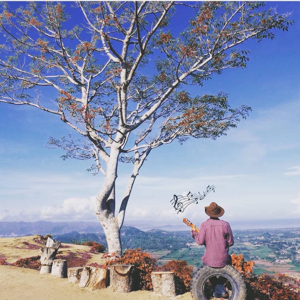 bernyanyilah dan terus tertawa walau dunia tak seindah (jiplak dikit g apakan)????????ini cara gw&hellip;