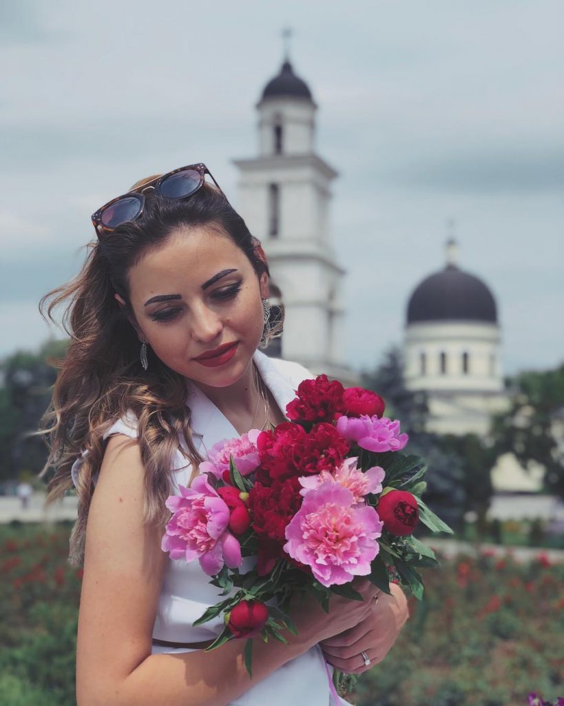 Breathing dreams like air #dreamcatcher #dreamer #dream #peonies #flowers #flowerlove #flowerstagram #perfect #day #holiday&hellip;