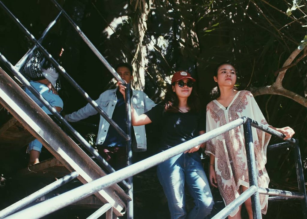 My face without fake smile be like . . . . #latepost #travelblogger #balilife&hellip;