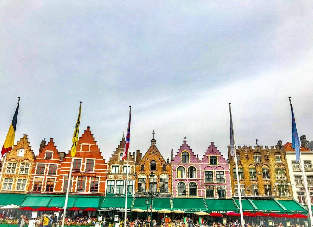 Finally!! This beautiful and colourful gabled buildings in the Market Square ???? . .&hellip;