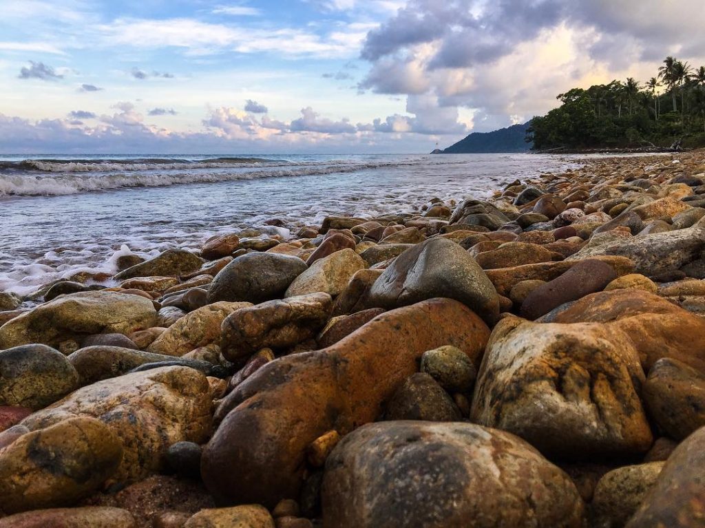 #kohchang #sky #beach #pulau #photography #photographer #photooftheday #bnesimppl #adayinthailand #AISInstagram #thailand_allshots #walkwaywhy #thailand_allshots_nature #igers…