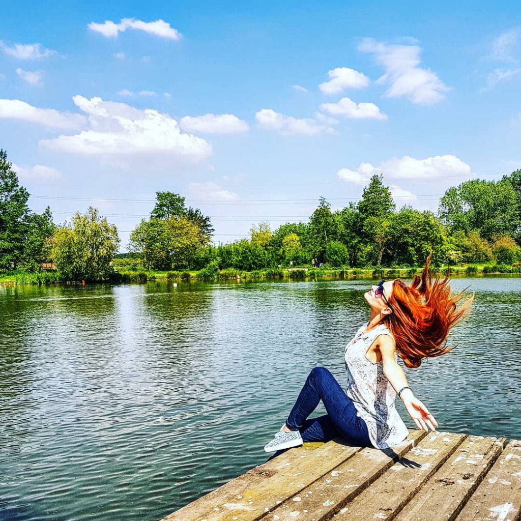 И верю я в свою мечту! И Бога об одном прошу! С мольбою тихо&hellip;