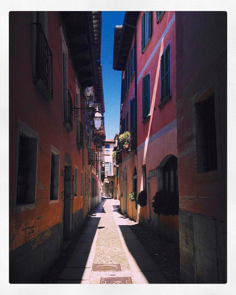 Discovering Orta San Giulio . . . #ig_world_colors #igs_world #awesome_photographers #italy #wonderful_places #loves_world #just_features&hellip;