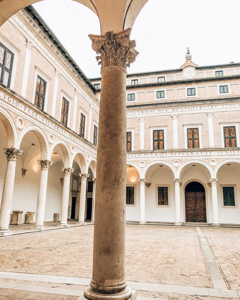 La bellezza che hai intorno, guardala . . . . . #backpackerstory #bestcommunitytravel #adventureinspired…