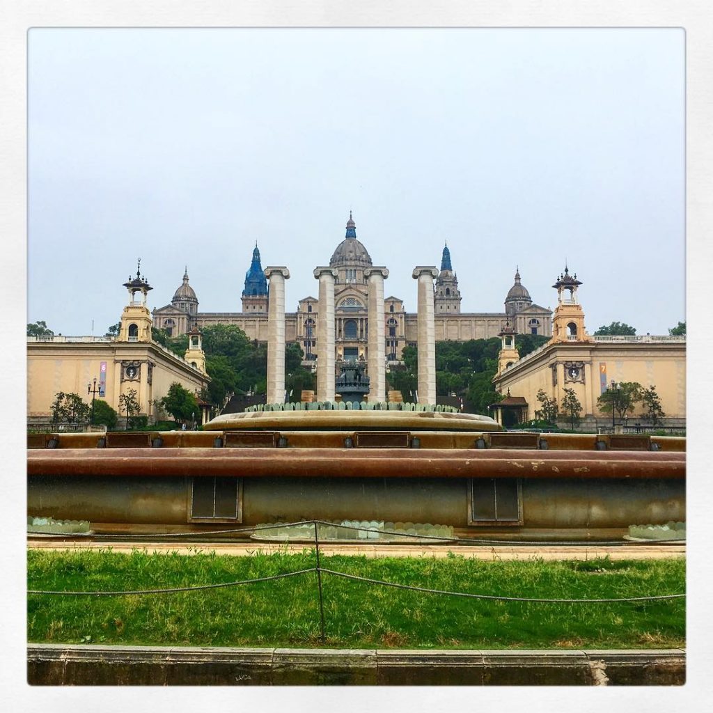 Perspective of the Catalunya #art #museum on a rainy day in #barcelona • •…