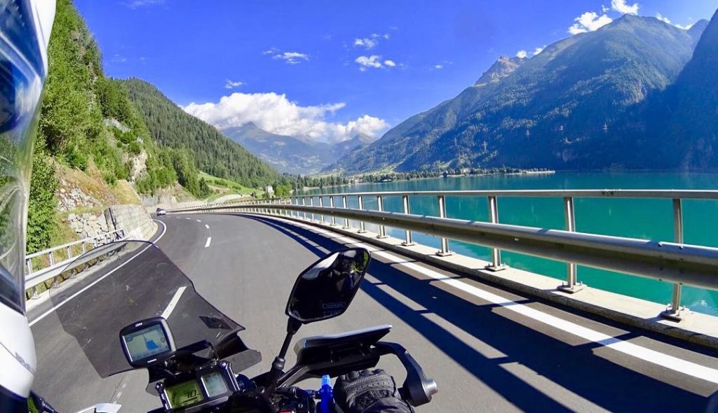 Poschiavo, Szwajcaria???????? #poschiavo #poschiavolake #switzerland #2017 #memories #alps #mountains #motorcycle #twowheels #motorcycletrip #yamaha #mt09tracer&hellip;