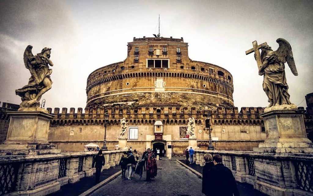 San Miguel Arcángel, Rome. #rome #santangelo #travelrepost #artofvisuals #bevisuallyinspired #nikon #travelawesome #goneoutdoors #awesome_shots #awesome_photographers&hellip;