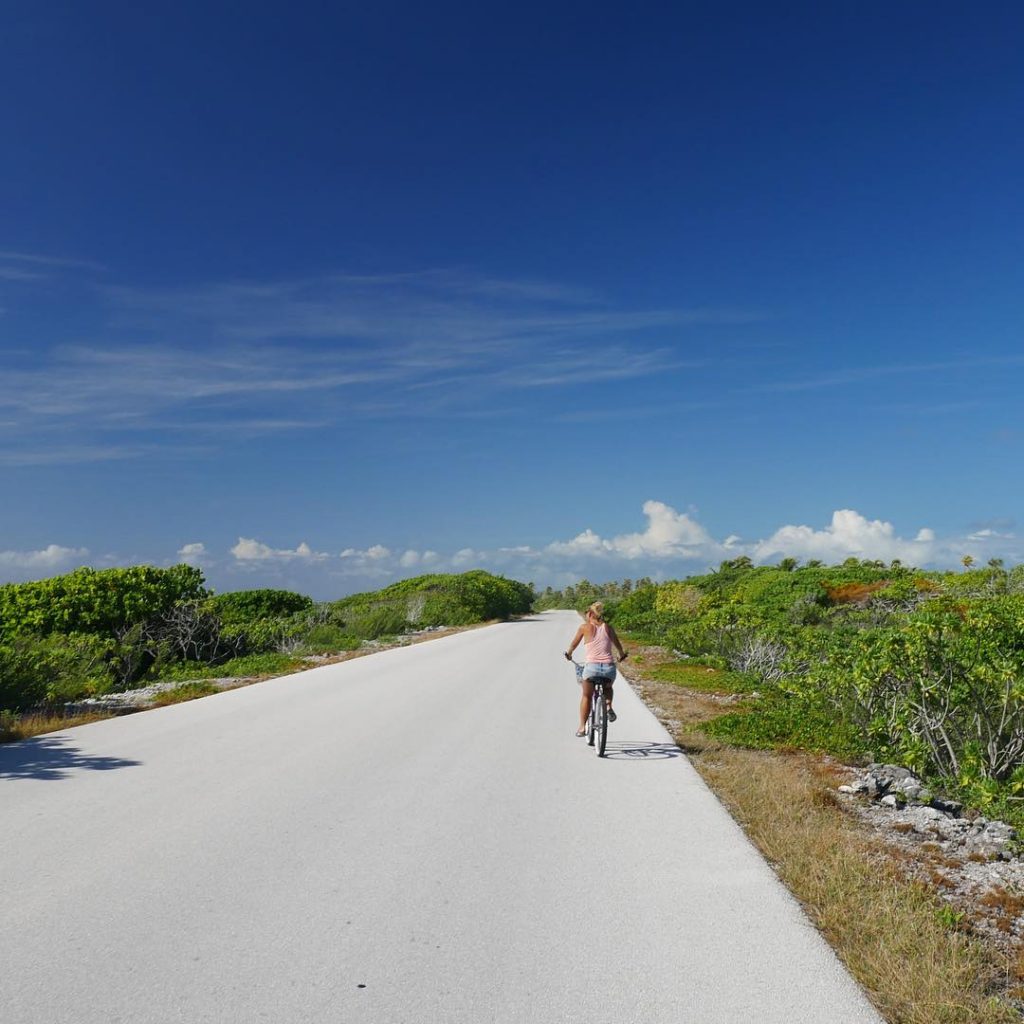 My greatest pleasure is to travel down an unfamiliar road #nadditraveltheworld #symanado #vonnullauflangfahrt #vondermoselindiesüdsee…