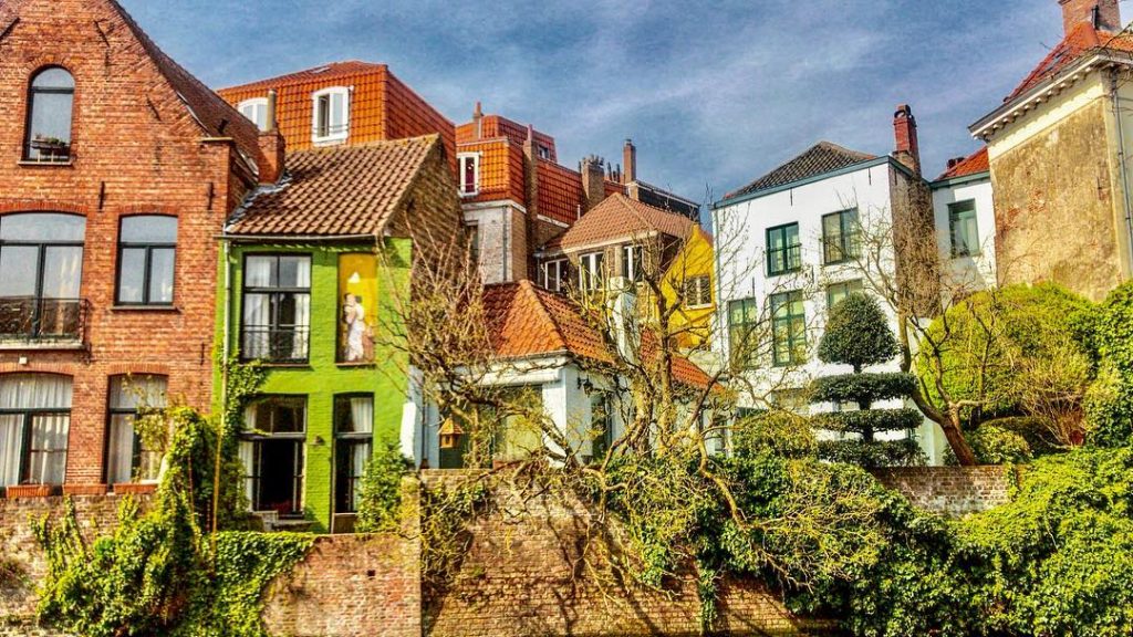 You can find such cute and charismatic houses only in Bruges????. . . .&hellip;