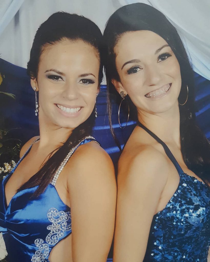 Meu TBT com uma amiga da qual tenho muito carinho e admiro muito. Nossa…