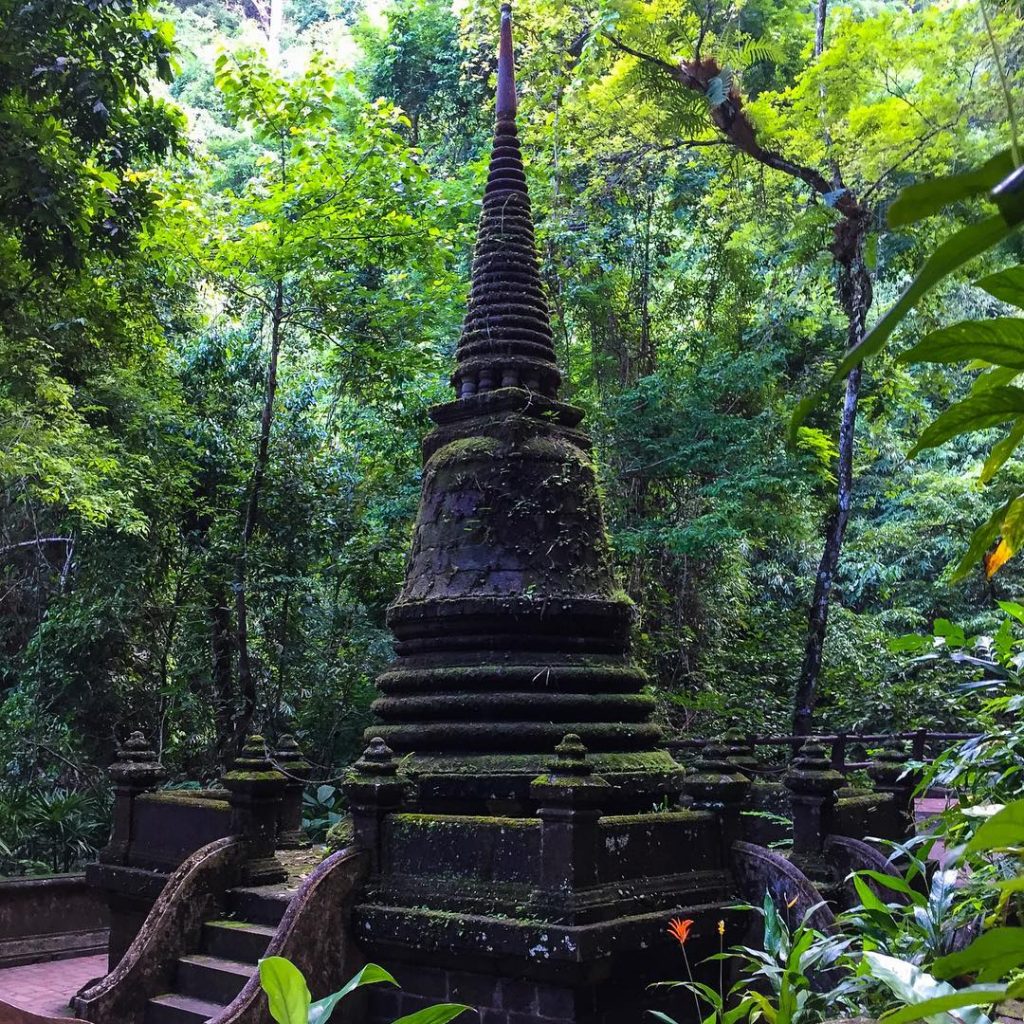 #chanthaburi #thailand #pagoda #adayinthailand #thailand_allshots #thaistagram #siamthai_ig #igers #loves_united_thailand #น้ำตกพลิ้ว #photography #ig_photo_life #travelblogger #travelphotography…