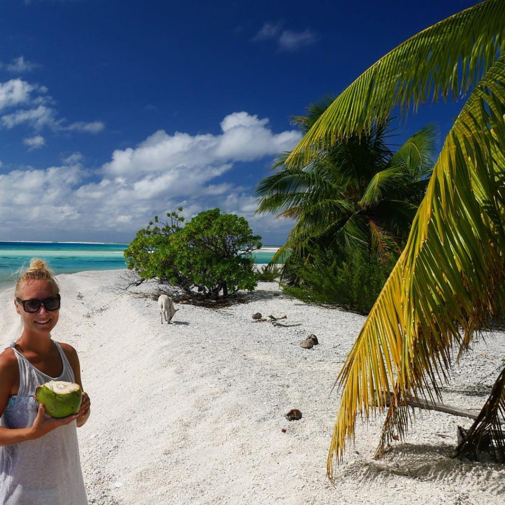 COCONUT LOVE – I am definitely a coconut lover ???? #nadditraveltheworld #symanado #vonnullauflangfahrt #vondermoselindiesüdsee…