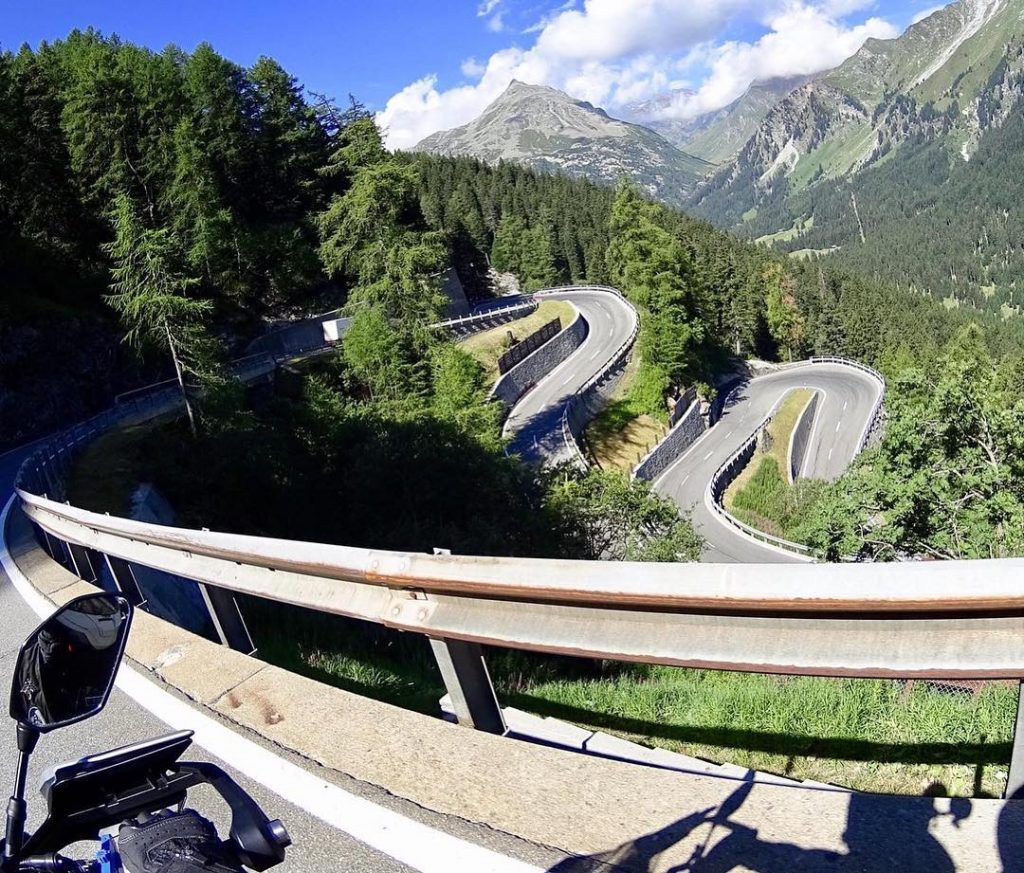 Maloja, Szwajcaria???????? #maloja #malojapass #switzerland #2017 #memories #alps #mountains #motorcycle #twowheels #motorcycletrip #yamaha #mt09tracer&hellip;