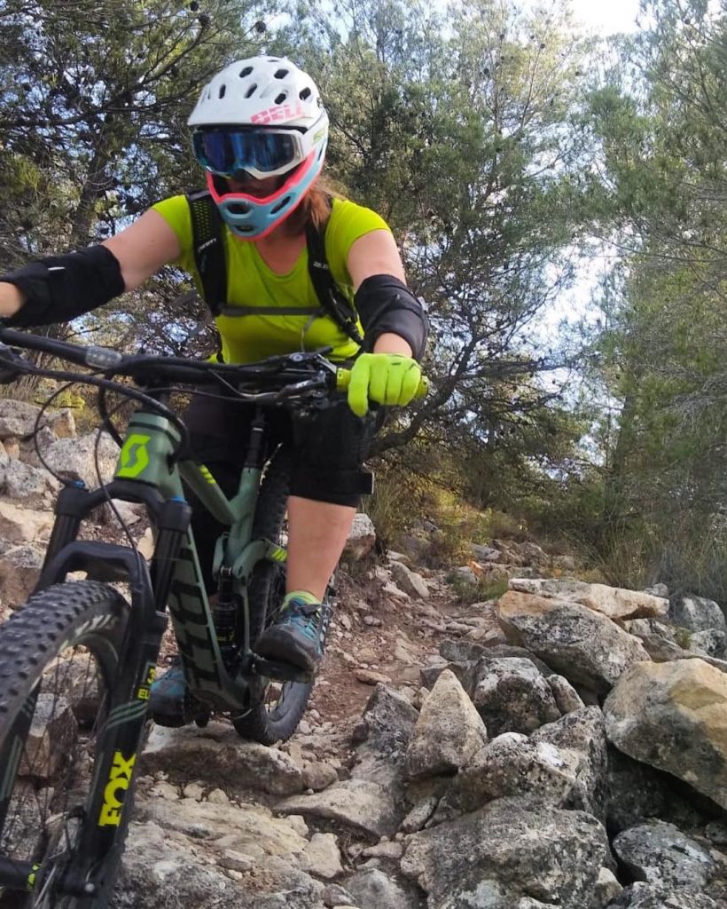 Rock Garden ????‍️ #BIKEGIRL #RIDELIKEAGIRL #BIKEGIRLS #GIRLSONBIKES #VENUSBIKES #BIKEPORN #CYCLINGPHOTO #CYCLINGPHOTOGRAPHY #CYCLINGSELFIE #CYCLINGSHOTS #CYCLINGPICS…