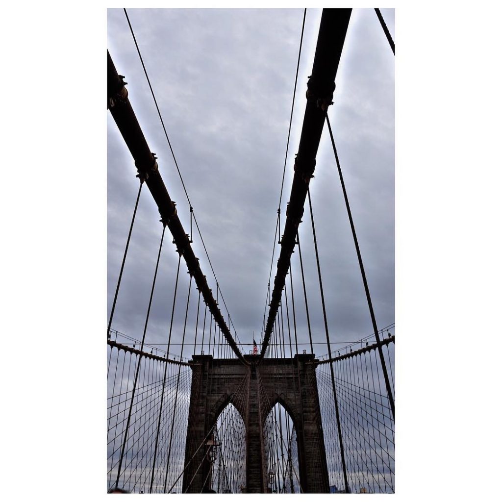 #travel #traveltheworld #newyork #brooklynbridge #iamtb #minveciviczazitku #cestolidi #bnesimppl #t4yourlife #picoftheday #travelbloggers #turistka #dreamcometrue #igerscz…