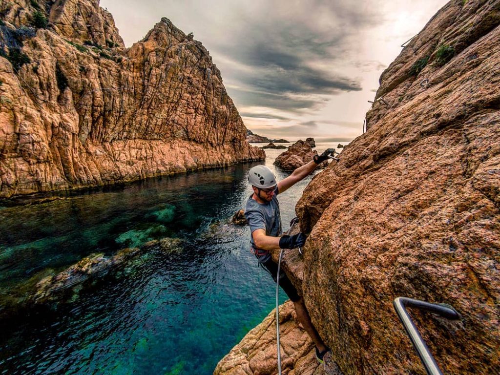 Be epic. #climbing #climb #gopro #goprohero5 #goproes #gopole #artofvisuals #bevisuallyinspired #travelawesome #goneoutdoors #awesome_shots #awesome_photographers…