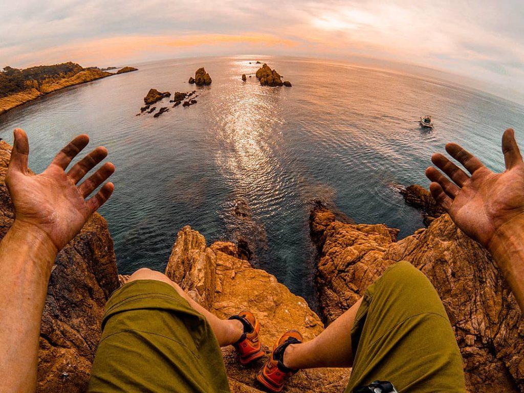 Climb the World. #climbing #climb #gopro #goprohero5 #goproes #gopole #artofvisuals #bevisuallyinspired #travelawesome #goneoutdoors #awesome_shots…