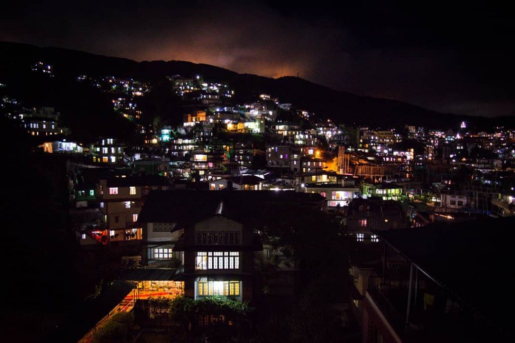 An evening in Shillong. . . #skyscaping #nikon #nightskies #shillong #amazingmeghalaya #lifeofaphotographer #photooftheday #travelgram&hellip;