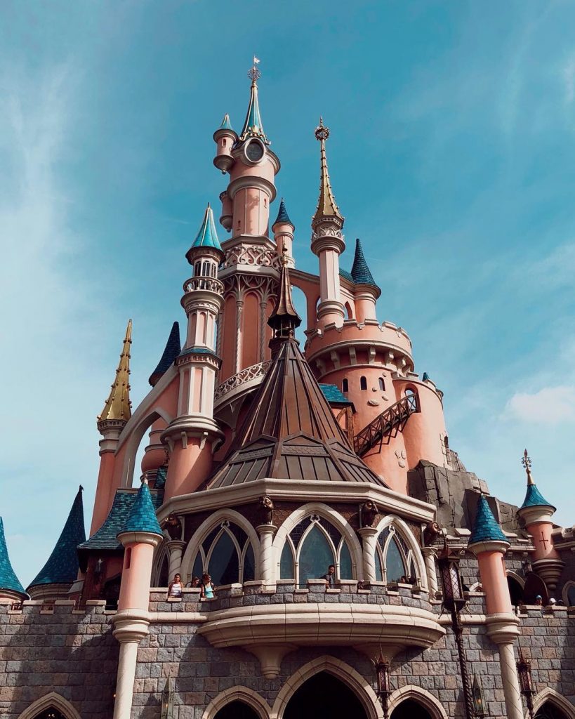 Disney Paris – a kid at ️ #tourism #wanderlust #ilovetravel #instavacation #traveldeeper #travelling #traveltheworld&hellip;