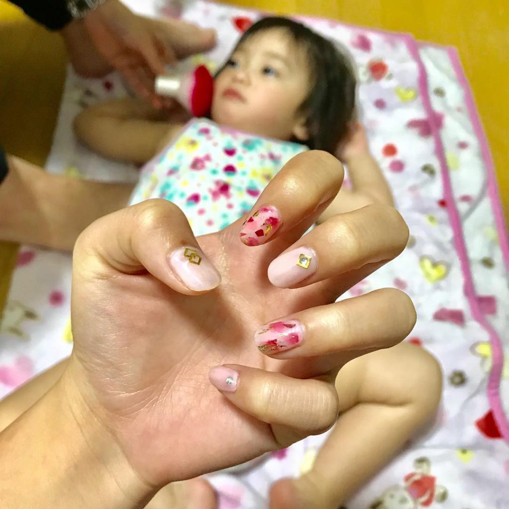 柄の混雑笑 載せ忘れてたnewネイル . #写真好きな人と繋がりたい #写真撮ってる人と繋がりたい #カメラ女子 #関西 #個人 #相互 #CANON #EOS #Kissx8i #canoneos&hellip;