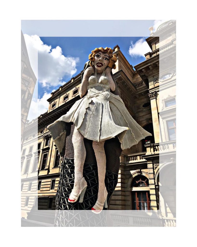 Marilyn u Národního #narodnitrida #proudtobeczech #ig_czech #cesko #praha #jarojetu #krasyprahy #cestovani #cestolidi #domov #visitcz&hellip;