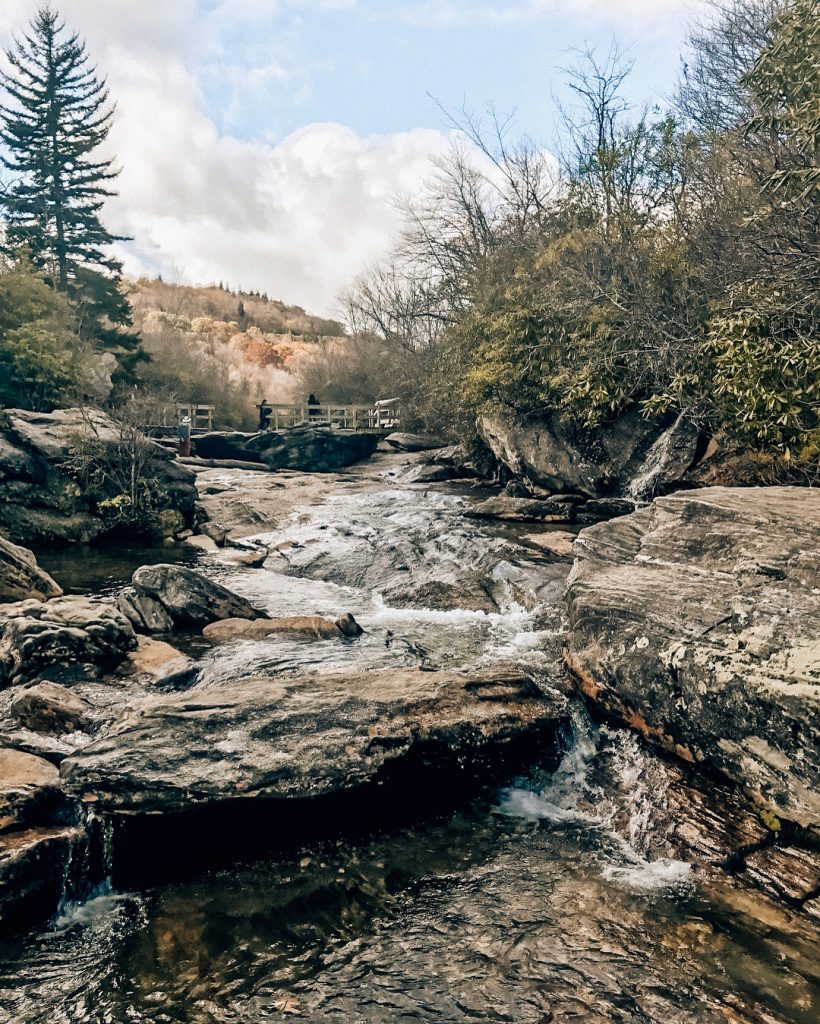 If you love hiking the next #bucketlist stop is for you: Asheville, NC the&hellip;