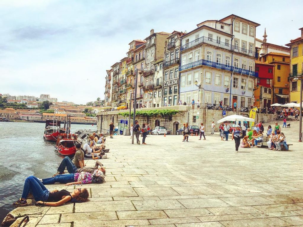 Porto hangs #riverside #riversidenap #nap #notnapa #napoleon #oldworld #douroriver #porto #portugal #ferreira #LandOfFerreiras @mrs_new_era&hellip;