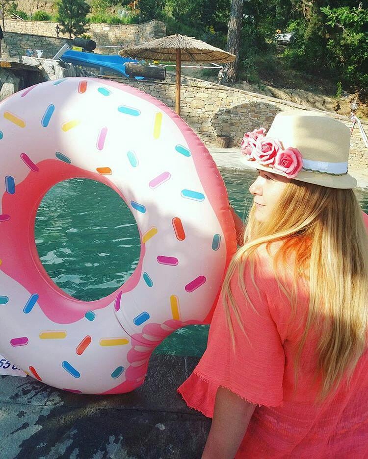 Be a sprinkled donut in a world of plain bagels #summervibes #summerlovin #travelphotography #summerlove…