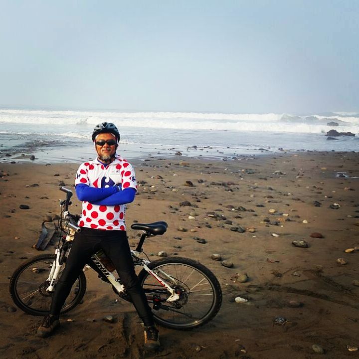 the End of Land … #cycling #cyclist #biketouring #bike #bikelife #sepedahan #sepedaku #pantai #rancabuaya&hellip;