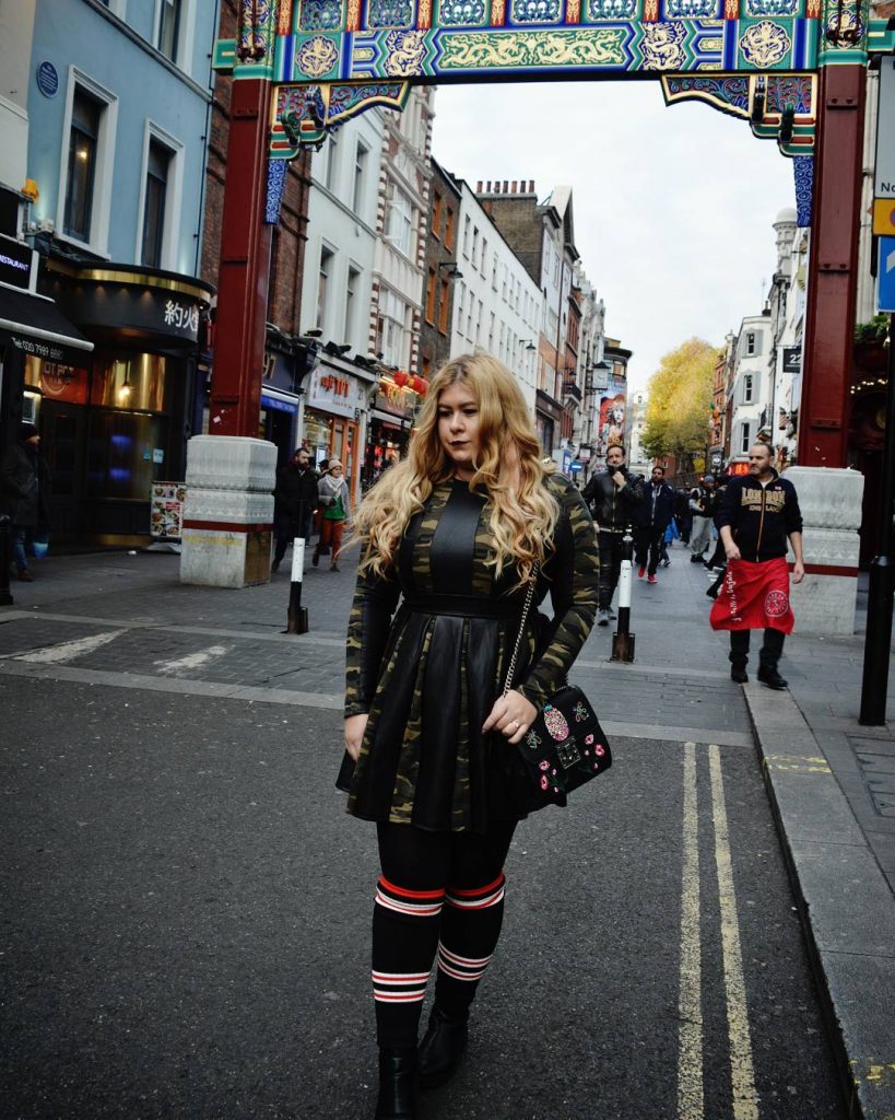 Welcome to China Town #chinatownlondon #traveler #fashion #megz #givenchyboots #coupletravel #coupletraveller #globelletravels #travelphotography #trip&hellip;
