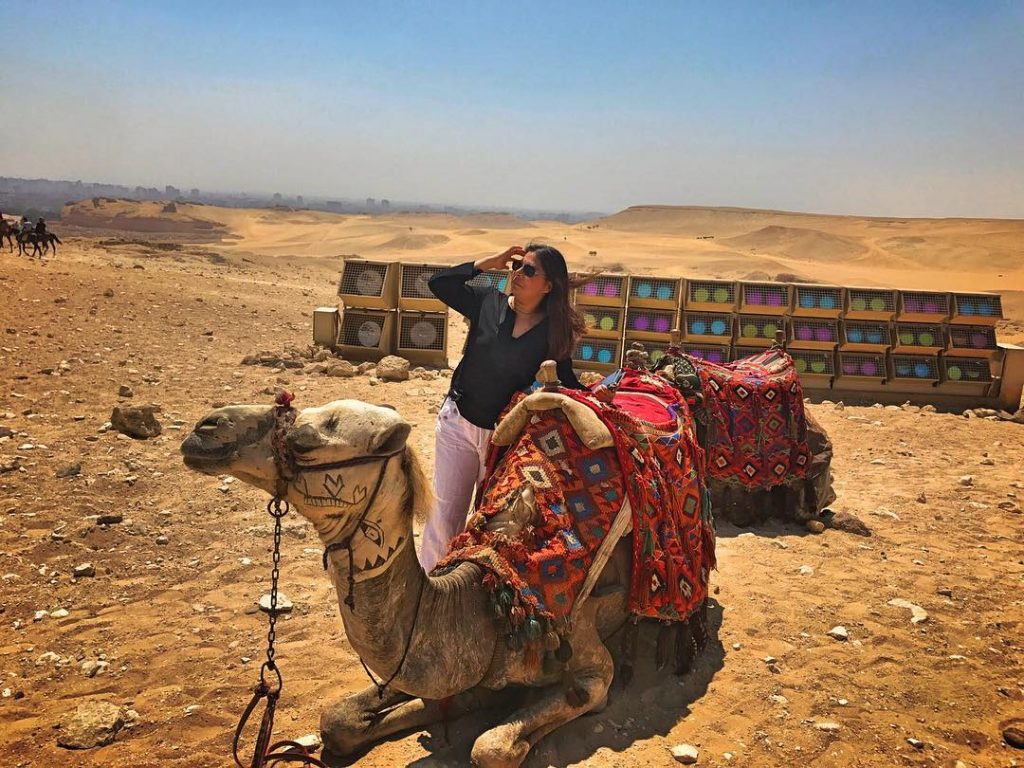 Sahara camel-riding tour ????????paseando por el desierto del Sahara! #remoteyear #remoteyearkaizen #egipto #camel #camelride…