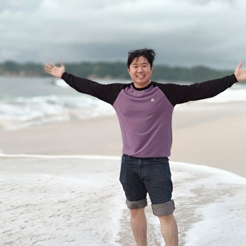 #bestfriends #qualitytime #sendikibeach #adventure #beautifulbeach #malang #indonesia #throwback #bnesimppl