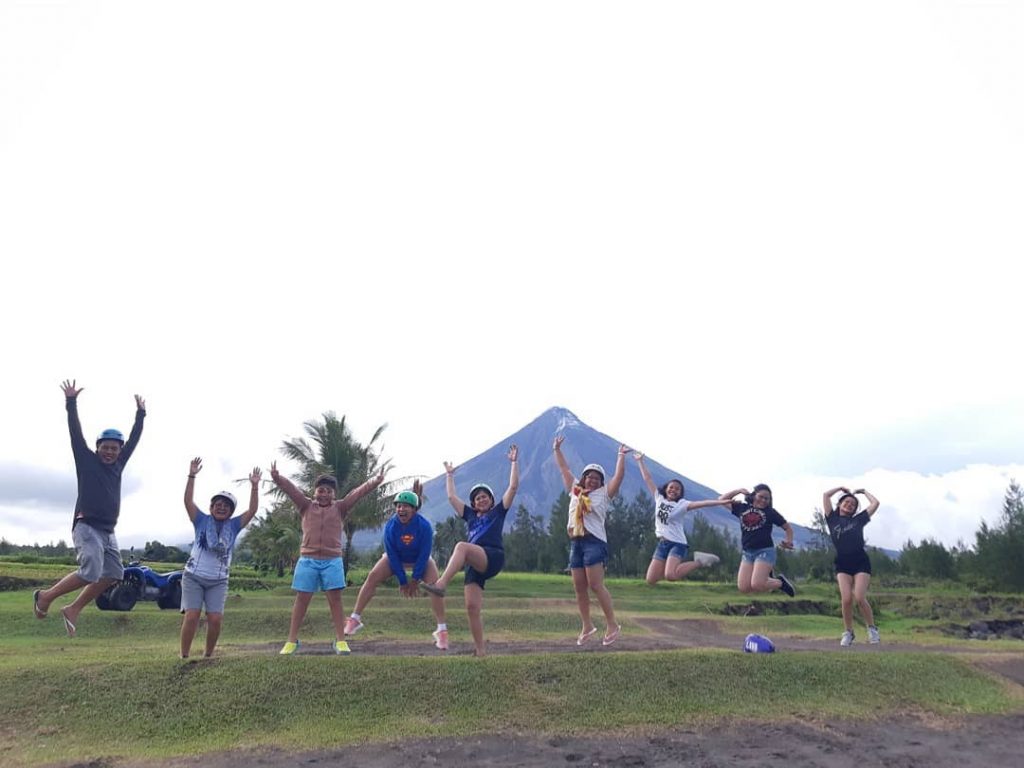 But of course, #jumpshot at #MtMayon #Bicol #inaweoftheArtist #itsmorefuninthephilippines #summer2018 #lavatrailride #challenge #bnesimppl #philippines&hellip;