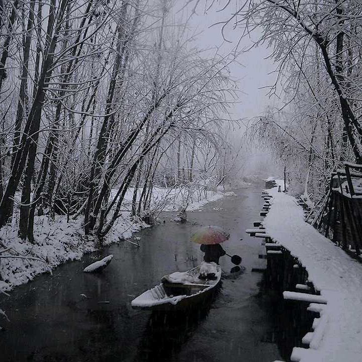 India is picture perfect winter has been clicked in winters in Kashmir ( main…
