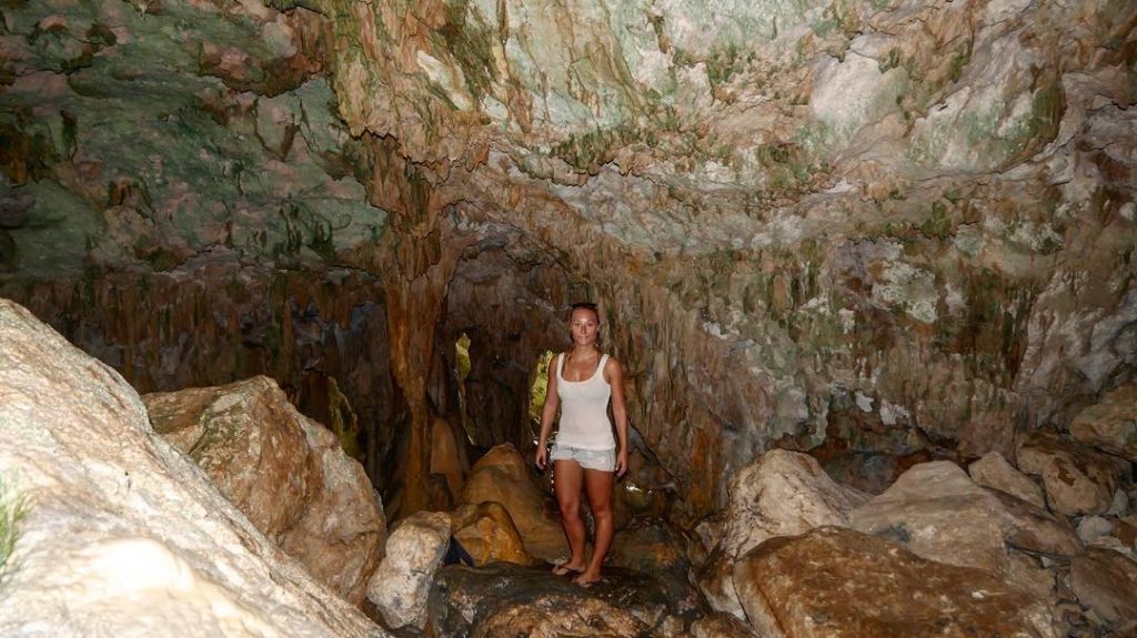 One of Niue’s 100 caves and chasms #nadditraveltheworld #symanado #vonnullauflangfahrt #vondermoselindiesüdsee #sailing #sailingaroundtheworld #sailinginthepacific&hellip;