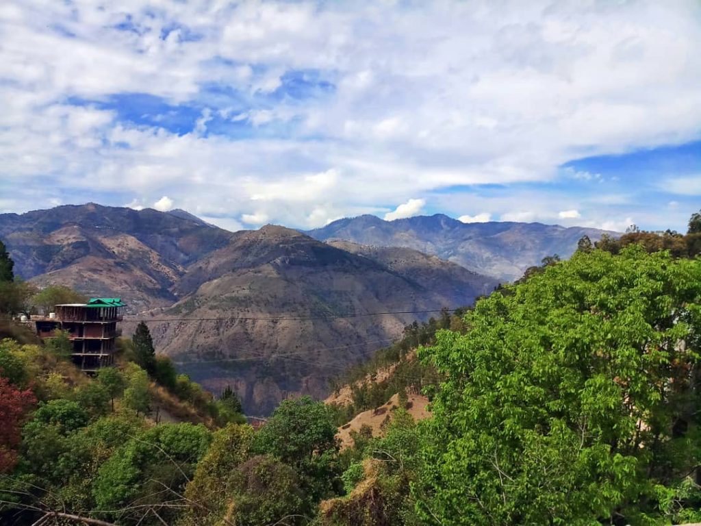 Somewhere near MANDI, SHIMLA #himanchaldiaries . . . . . . . . .&hellip;