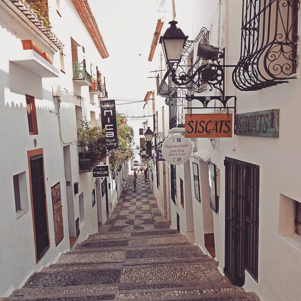 #spain #españa #altea #oldcity #traveling #travel #travelphotography #travelblogger #travelgram #followforfollowback #followme #iamtb #bnesimppl