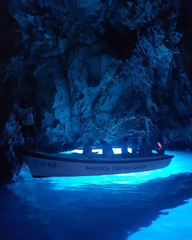 Blue cave! #lugaresincriveis #nofilter #croatia #hvar #croatia_photography #visitcroatia #picofday #bluecave #eurotrip #ferias2018 #viajandoporai #photography&hellip;