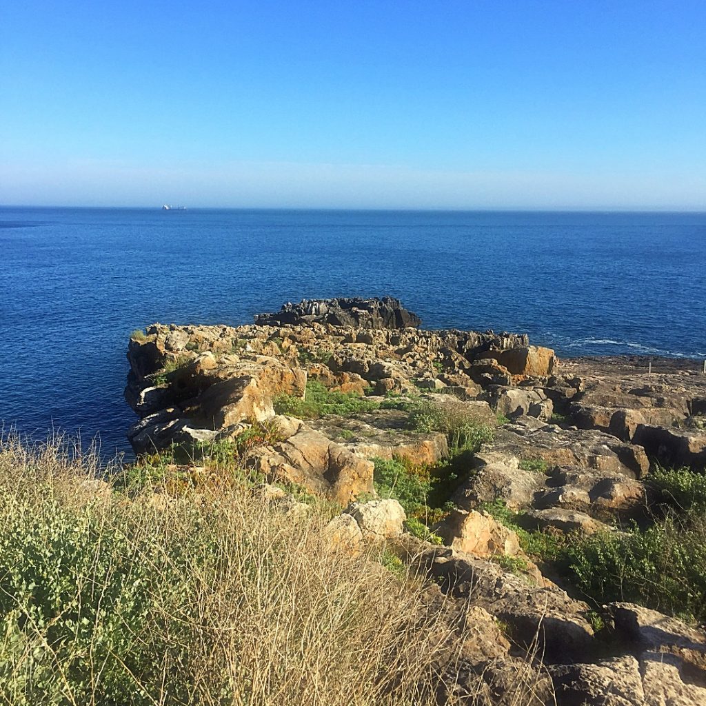 ???????? Cascais é uma cidade costeira de Portugal muito famosa por suas praias e…