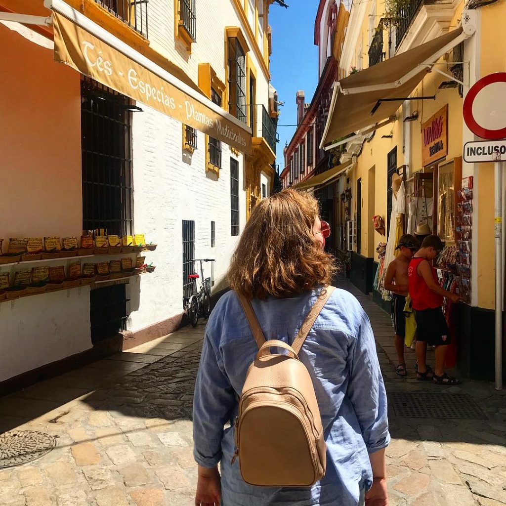 Love travelling and meeting all these awesome people who take actual candids of life&hellip;