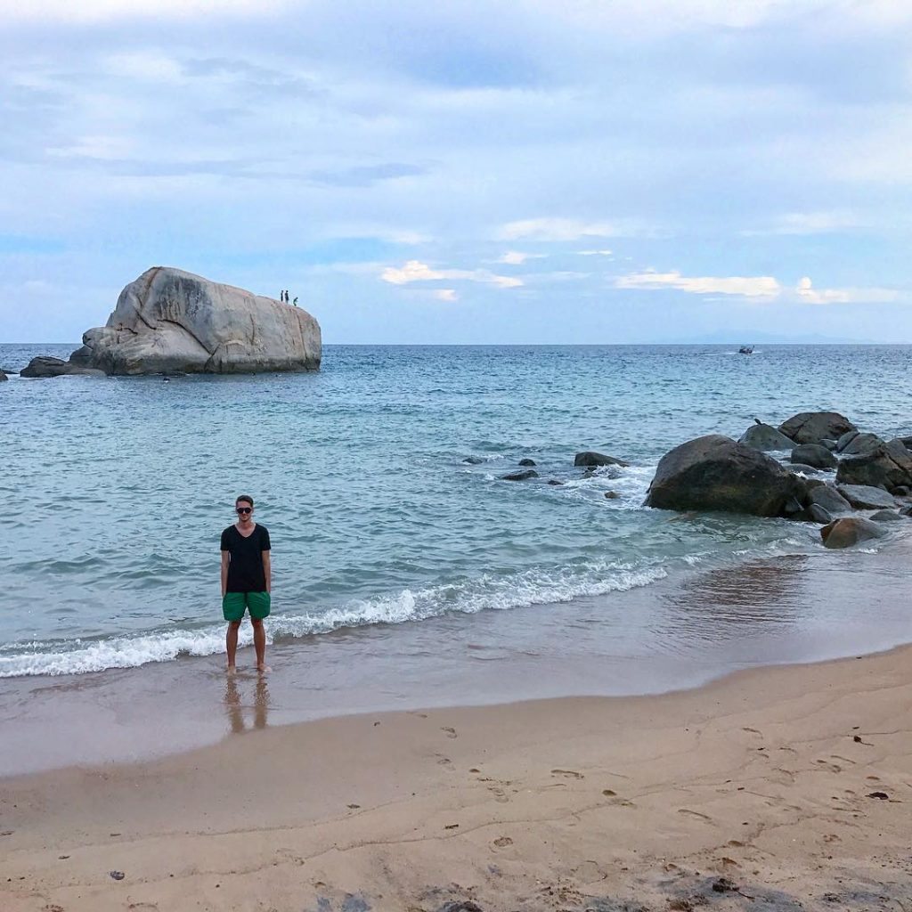 That innocent and eager look of “imma get my ass on that rock and&hellip;