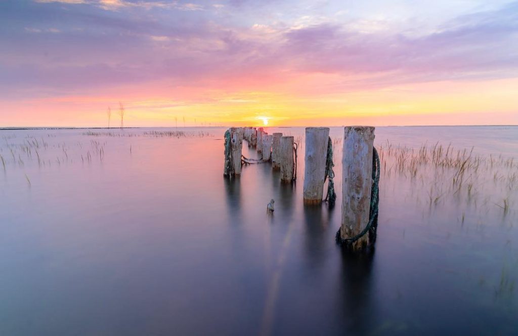 When you’re picture suddenly becomes a painting . . . #picture #painting #sunset #clouds&hellip;