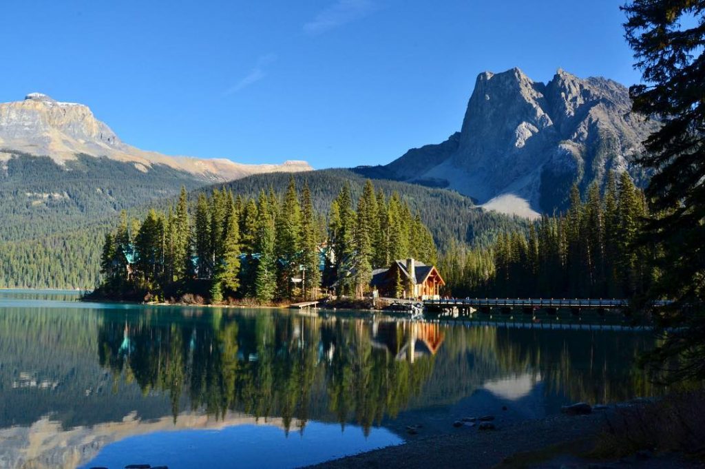 What a perfect place this would be to spend a Sunday, imagine breakfasting outside&hellip;