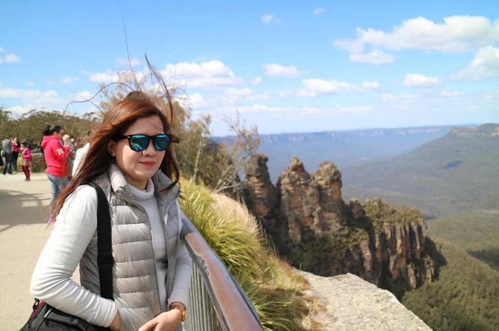 It was cold and windy with a bit of sunshine. #throwback #australia #katoomba #bluemountains&hellip;