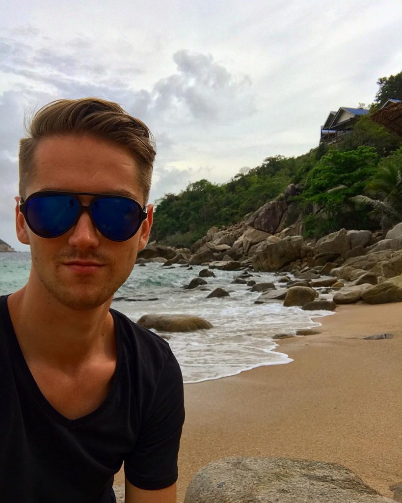 I discovered this amazing little beach in the Aow Leuk Bay on Ko Tao…