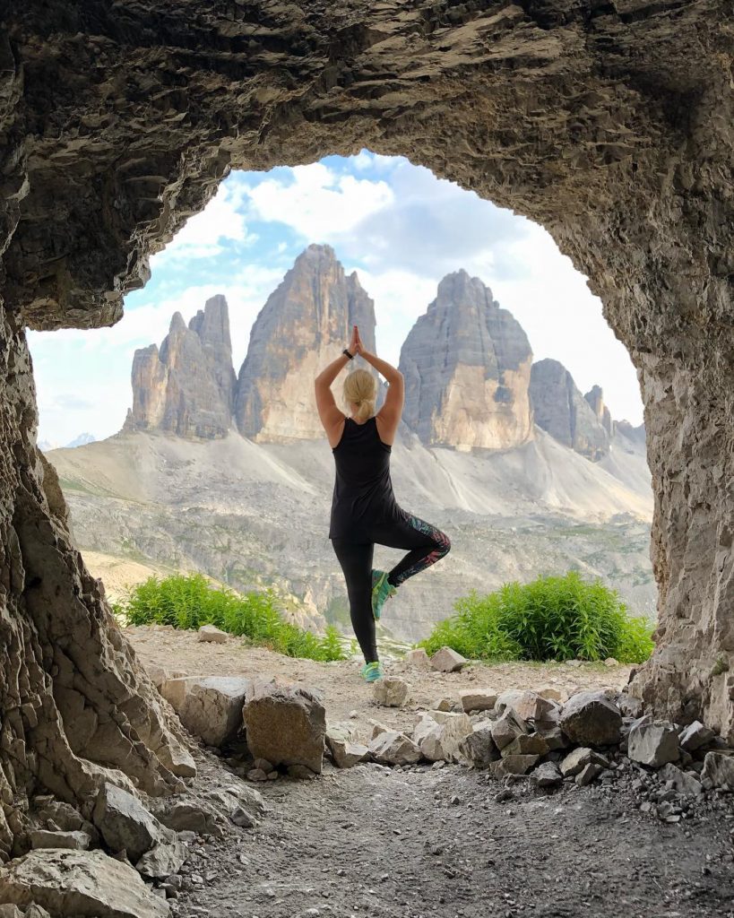 Time for Yoga ????‍️ #südtirol #südtirolerleben #italien #dreizinnen #trecimedilavaredo #atemberaubend #travel #travelphotography #traveldiary_aroundtheworld #travelrepost&hellip;